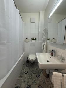 V&V La Vie Est Belle