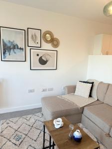 Modern 1-Bed Flat, Sleeps 4