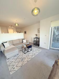 Modern 1-Bed Flat, Sleeps 4