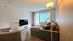 Tilava kaksio, saunalla ja sähköauton latauksella.