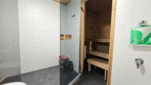 Tilava kaksio, saunalla ja sähköauton latauksella.