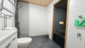 Tilava kaksio, saunalla ja sähköauton latauksella.