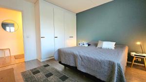 Tilava kaksio, saunalla ja sähköauton latauksella.