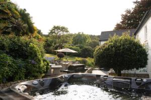 Beautiful Country FarmhouseIn A Stunning Woodland With Pool, Sauna & Parking at The Old Farmhouse