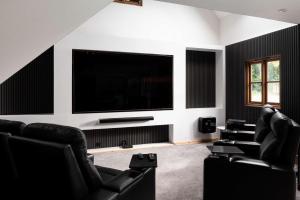 Beautiful Country FarmhouseIn A Stunning Woodland With Pool, Sauna & Parking at The Old Farmhouse