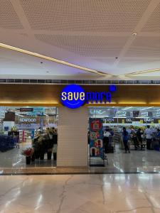 Newly-furnished 1BR with Balcony near MRT Mandaluyong