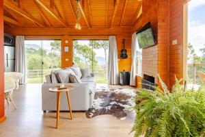 Cabana Romântica na Serra com Hidro, Lareira, Lagos e Trilhas