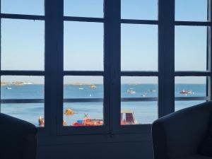 Grande maison familiale les pieds dans leau