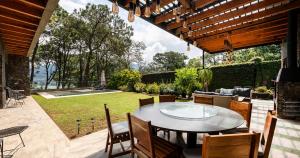 Pedacito de Lago, Lakeview Home