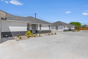 2B1B New Apt Near SPI