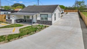 2B1B New Apt Near SPI