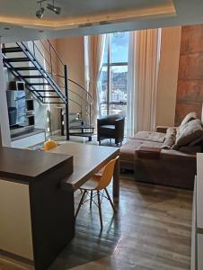 Saint Sebastian Flat 611 , até 3 pessoas, Duplex, no centro