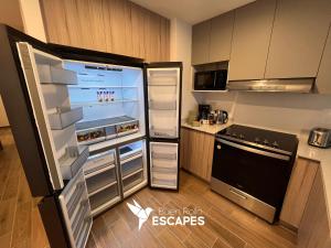 Luxury High-Floor 3 Bedroom Apartment FREE Pool & Gym