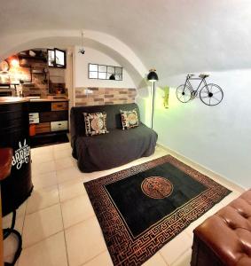 Tiny studio, rustic style, historic center