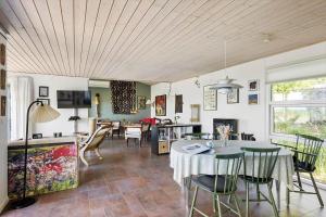 1484-Aakirkeby-Sluseparken-11