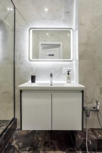 1BR Panoramic Rooftop & Sea View