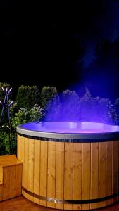 Jacuzzi, trasą S7 w 2h z Warszawy i Gdanska, Jadamowo holidaymazury nad jeziorem Mielno