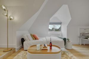 Penthouse Hideaway in Bromley 1BR Free Parking