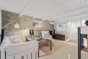 5561-Gudhjem-Kirkevej-8