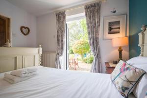 Farm View, ground floor bedroom