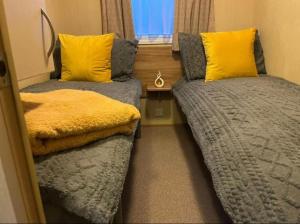 Skegness 3-Bed Caravan Sleeps 8 10 mins to Beach