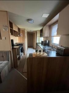 Skegness 3-Bed Caravan Sleeps 8 10 mins to Beach