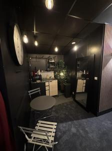 Cocon Jacuzzi et cinéma 4K B