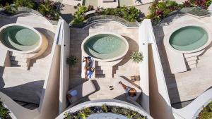 luxury Mistiq Villa private pool and art