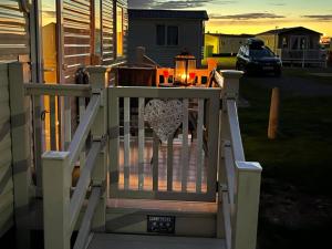 Skegness 3-Bed Caravan Sleeps 8 10 mins to Beach