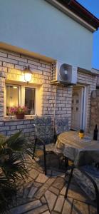 Studio Apartman DORA