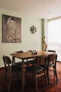 3BR in Condesa w Balcony, Roma Across St