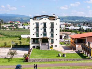 Quinta Candela Hotel