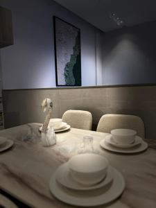 شقه 23 ثلاث غرف عماره الثروه 2