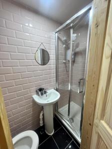 Studio with en-suite and kitchen