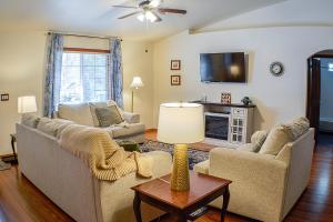 Wandering Pine Retreat