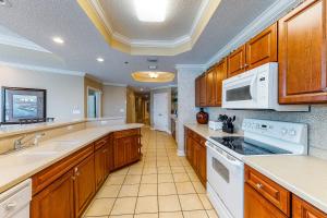 Lighthouse on the Bay 2111