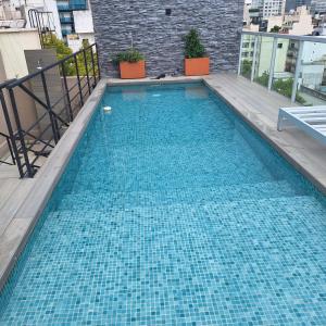 Excelente a metros Embajada USA y La Rural Piscina