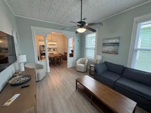 Family & Pet-Friendly - Walk to Beach & Pier