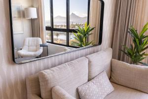 Modern 1 Bedroom Table Mountain View Hideaway, Milnerton