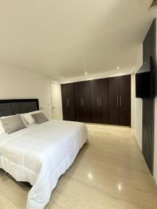 Elegant & Luxurious Apartment in Central Chacao