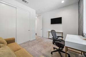 NoHo Modern Townhouse with Gorgeous Rooftop