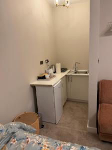 Double Deluxe Centre Apartment- Free Parking - Self Check-In - Cctv