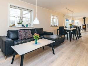 10-Person Home in Rødvig Stevns