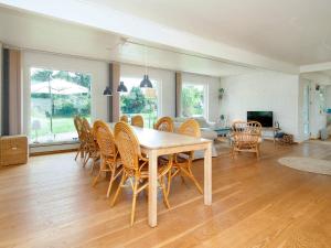 8 person holiday home in Asnæs