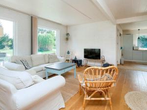 8 person holiday home in Asnæs