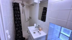 Studio avec coin nuit séparé - à 17 min de Disney