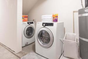 Green Lake 3BR Retreat Rare Large Garage