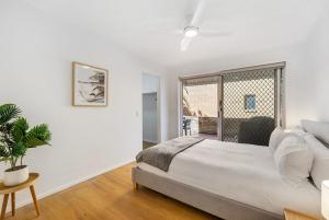 Sunny Coastal Escape-In the heart of Broadbeach