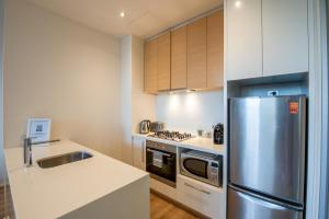 Prima Pearl - Bright Apartment with Balcony next to Casino, MCEC