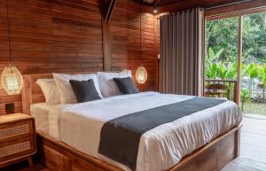 Natures Touch Villa & Cafe